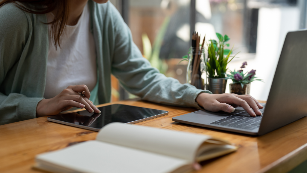 Devrions-nous apprendre de la façon dont nous devons le corriger?